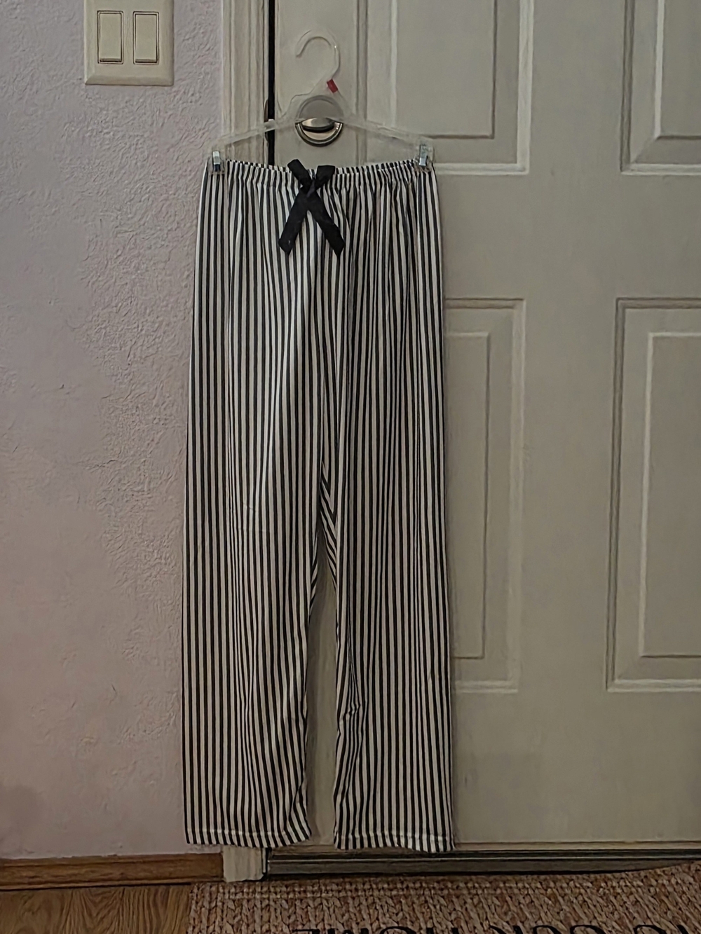 NWOT XS Striped Women’s Pajama Pants with Black Bow - Black & White